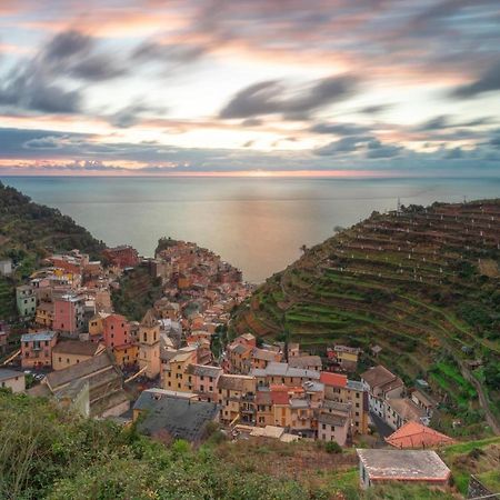 L' Attico Giallo Oro Di Giulia Manarola Exterior foto